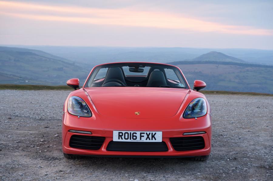  Porsche 718 Boxster S 2016 года  (UK) (фото 8 из 29)